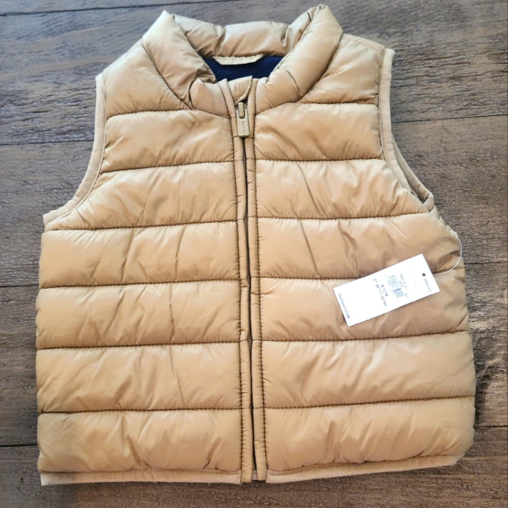 NWT 6-12m Old Navy Puffer Vest